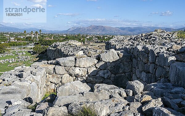 Ruine der Mykenische Stätte Tiryns  Ausgrabungsstätte  Peloponnes  Griechenland  Europa