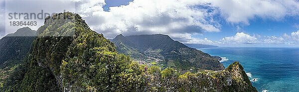 Luftaufnahme  Steilküste und Berge von Boaventura  Madeira  Portugal  Europa