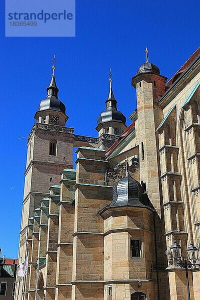 Die Stadtkirche  Heilig Dreifaltigkeit  in der Innenstadt von Bayreuth  Bayreuth  Oberfranken  Bayern  Deutschland  Europa