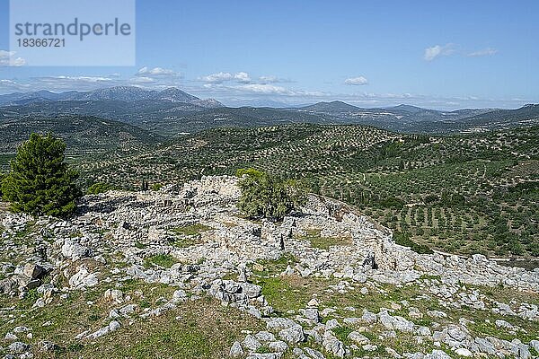 Zitadelle mit Mauern  Mykene  Griechische archäologische Stätte  Peloponnes  Griechenland  Europa