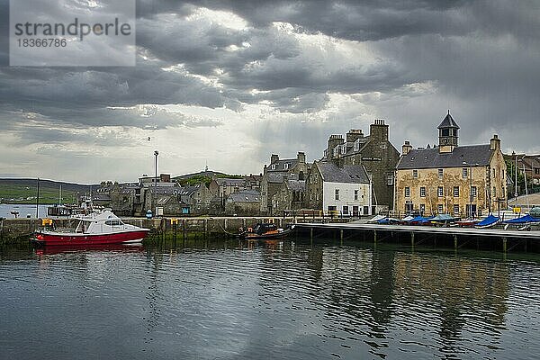 Strandpromenade von Lerwick  Hauptstadt der Shetlandinseln  Großbritannien  Europa