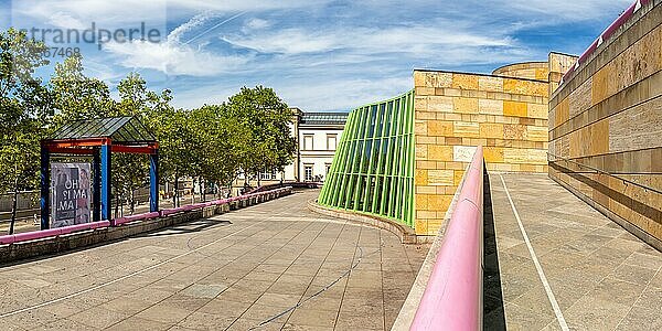 Neue Staatsgalerie moderne Architektur Panorama in Stuttgart  Deutschland  Europa