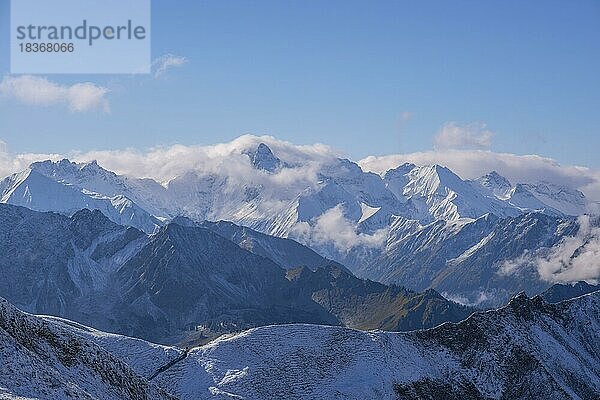 Blick von der Station Höfatsblick am Nebelhorn zur Höfats  2259m  Allgäuer Alpen  Allgäu  Bayern  Deutschland  Europa