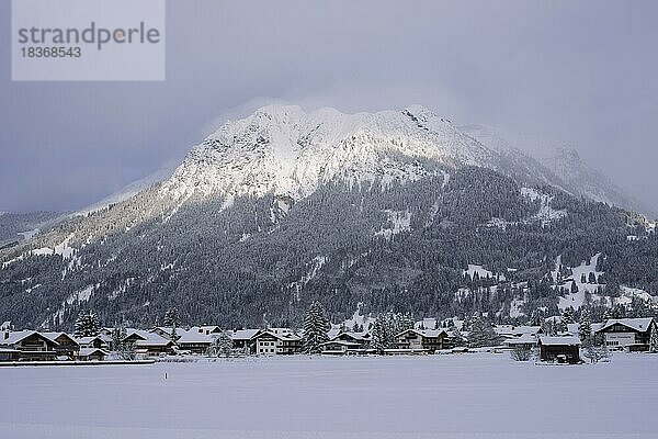 Lorettowiesen  Oberstdorf  dahinter Rubihorn  1957m  und Gaisalphorn  1953m  Allgäuer Alpen  Allgäu  Bayern  Deutschland  Europa