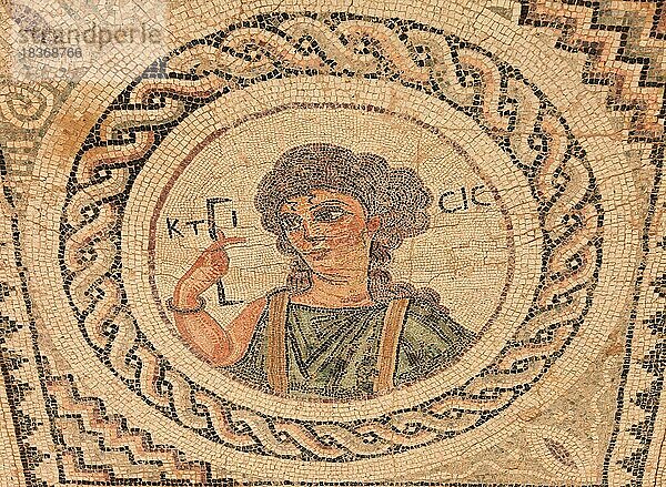 Kourion  assyrisch Ku-ri-i  altgriechisch  lateinisch Curium  historische  antike Ausgrabungsstätte  Ruinenstätte  Mosaik im Haus des Eustolius  Zypern  Europa