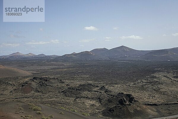 Vulkanlandschaft im Nationalpark Timanfaya  Lanzarote  Kanaren  Spanien  Europa