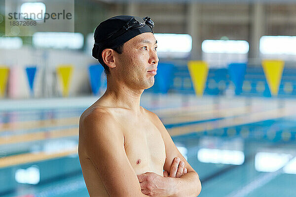 Japaner im Hallenbad