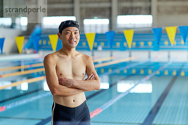 Japaner im Hallenbad