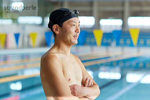 Japaner im Hallenbad