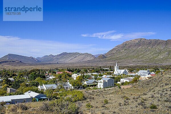 Ausblick auf Prince Albert  Karoo und Swartberge vom Gordon Koppie Trail  Westkap  Western Cape  Südafrika