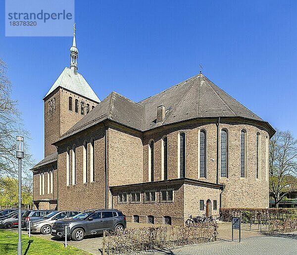 Katholische Pfarrkirche St. Georg  Vreden  Münsterland  Nordrhein-Westfalen  Deutschland  Europa