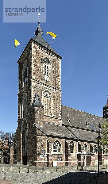 Katholische Pfarrkirche St. Walburga  Ramsdorf  Velen  Münsterland  Nordrhein-Westfalen  Deutschland  Europa
