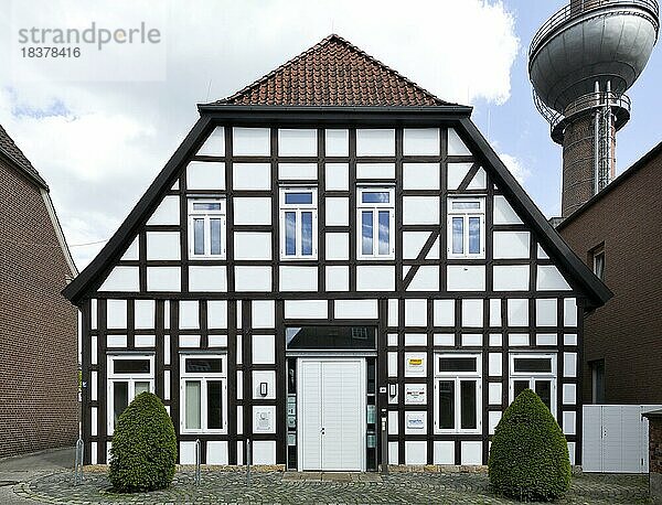 Altes Pastorat  ehemaliges Pfarrhaus von 1721 mit modernen Umbauten  Lengerich  Nordrhein-Westfalen  Deutschland  Europa