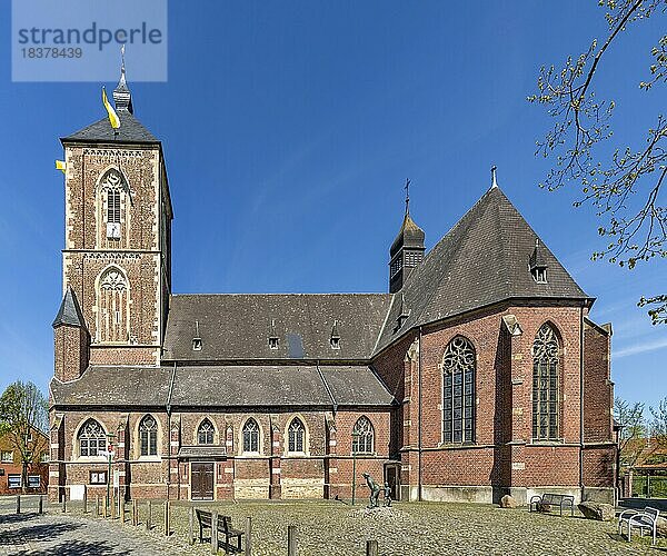 Katholische Pfarrkirche St. Walburga  Ramsdorf  Velen  Münsterland  Nordrhein-Westfalen  Deutschland  Europa