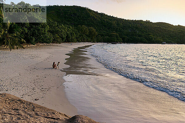 Sonnenuntergang an der Anse Lazio  Prasiln Island  Seychellen |sunset at Anse Lazio  Prasiln Island  Seychelles|