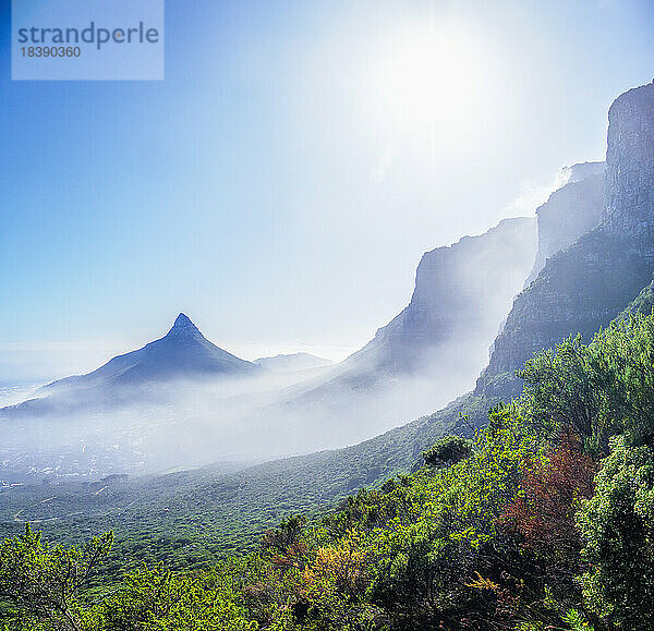 Lion's Head-Gipfel von den Hängen des Tafelbergs aus gesehen