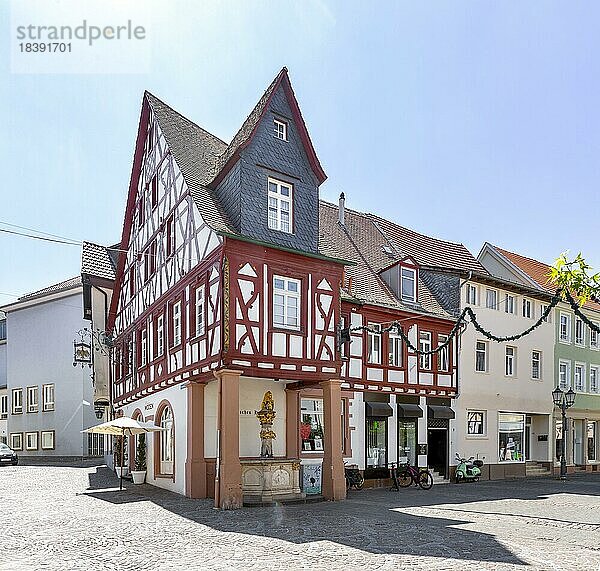 Ehemaliges Gasthaus Deutsches Haus am Fischmarkt  Alzey  Rheinland-Pfalz  Deutschland  Europa