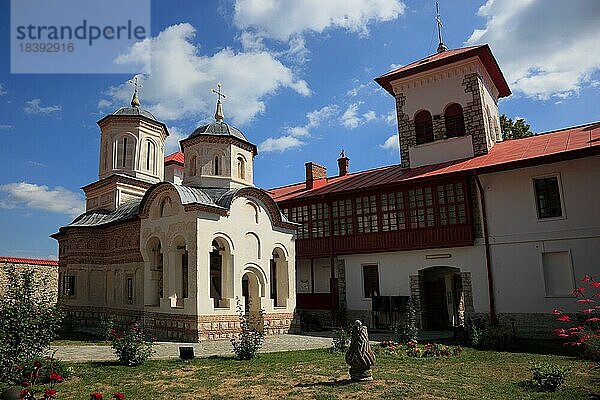 Das Kloster Arnota befindet sich im Dorf Costesti  im Kreis Valcea  an dem Ort einer ehemaligen Kirche. Es wurde von dem damaligen Herrscher Fürst Matei Basarab (1632-1654)  zwischen 1633 und 1636 errichtet. Walachei  Rumänien  Europa