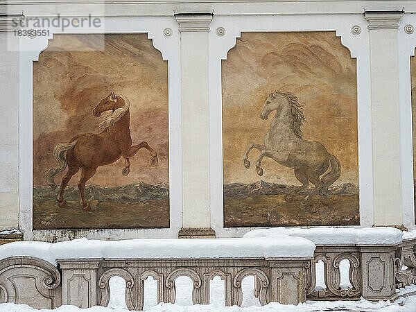 Fresko  Darstellung von Pferden  Marstallschwemme  Pferdeschwemme  Altstadt  Salzburg  Salzburger Land  Österreich  Europa