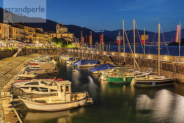 Cannobio  Lago Maggiore  Piemont  Italienische Seen  Italien  Europa