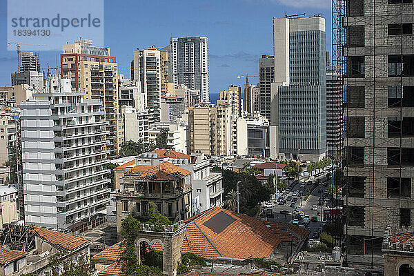 Alte und neue Gebäude in Beirut  Libanon  Naher Osten