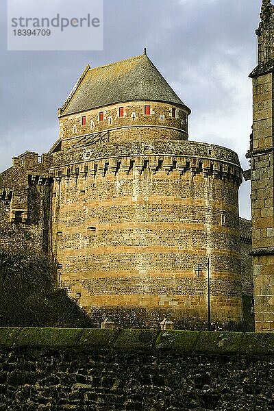 Burg Chateau  mittelalterliche Altstadt von Fougeres  Departement Ille-et-Vilaine  Region Bretagne Breizh  Frankreich  Europa