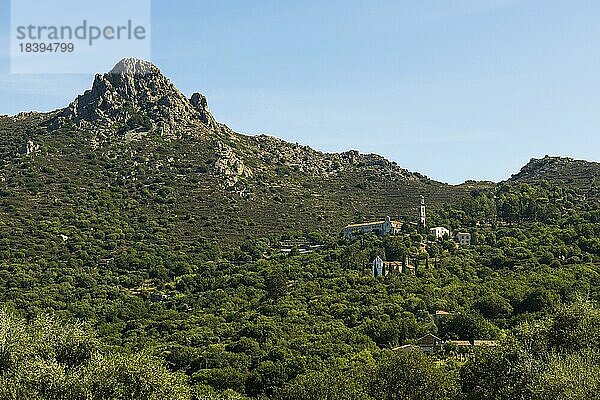 Kloster in den Bergen  Couvent Saint-Dominique de Corbara  Corbara  bei LÎle-Rousse  Balagne  Département Haute-Corse  Korsika  Mittelmeer  Frankreich  Europa