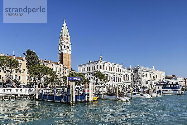 Stadtansicht mit Canale della Giudecca  Campanile di San Marco und Palazzo Ducale  Venedig  Italien  Europa