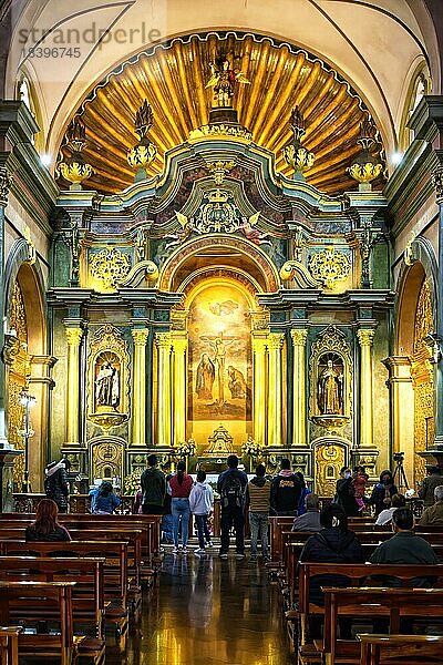 Heiligtum und Kloster von Las Nazarenas  Hauptschiff und Chor  Lima  Peru  Südamerika