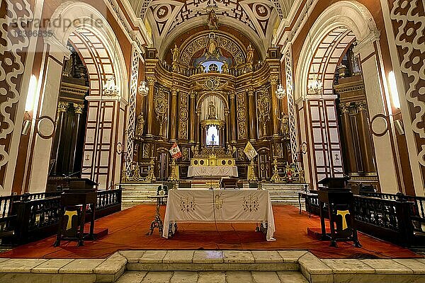 Basilika und Kloster San Francisco von Lima  Hauptschiff und Decke  Lima  Peru  Südamerika