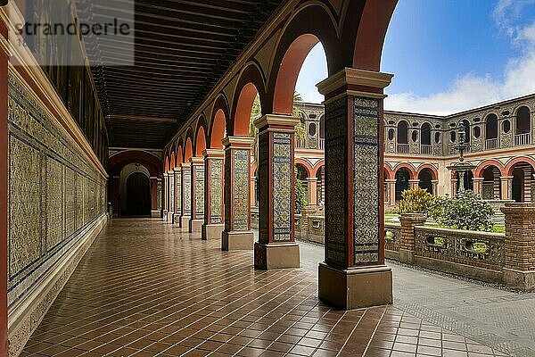 Basilika und Kloster von Santo Domingo oder Kloster des Heiligen Rosenkranzes  Erster Kreuzgang  Lima  Peru  Südamerika