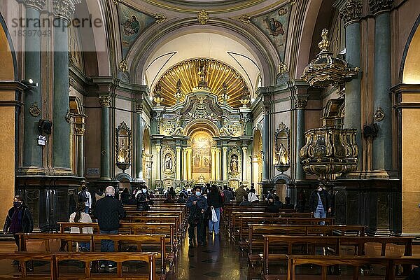 Heiligtum und Kloster von Las Nazarenas  Hauptschiff und Chor  Lima  Peru  Südamerika