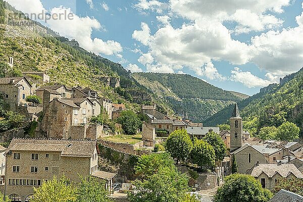 Das Dorf Sainte-Enimie in den Gorges du Tarn  eines der schönsten Dörfer in Frankreich. Okzitanien  Lozere  Florac