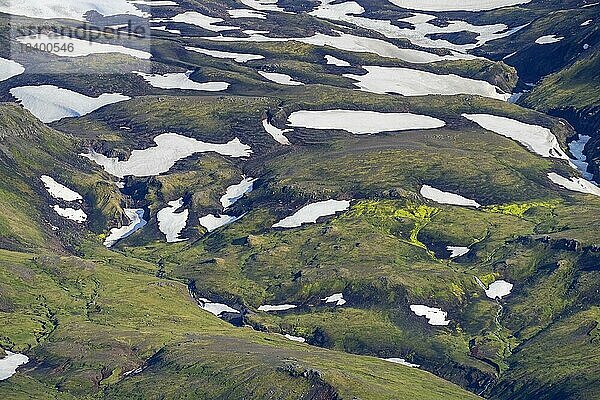 Luftaufnahme des Bergrückens Thórsmörk  Þórsmörk  Thorsmoerk im Sommer  Island  Europa