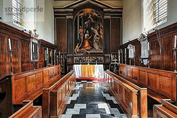 Altarraum in einer Kapelle  Trinity Hall College  Universität Cambridge  Cambridge  Cambridgeshire  England  Großbritannien  Europa