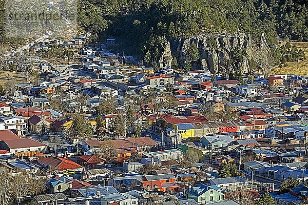 Luftaufnahme über die Stadt Creel  Bocoyna in der Sierra Tarahumara  Provinz Chihuahua  Mexiko  Mittelamerika