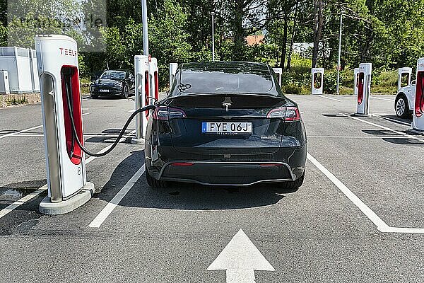 Tesla Ladestationen für Elektrofahrzeuge  Supercharger  Stromtankstelle  Schweden  Europa