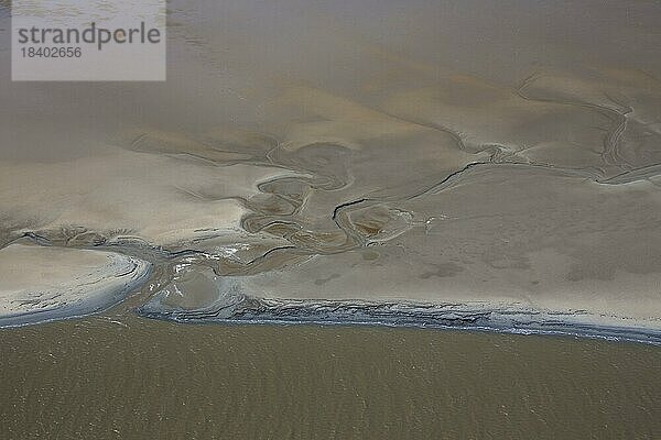 Luftaufnahme über das Wattenmeer im Nationalpark Wattenmeer  Nordfriesland  Schleswig Holstein  Deutschland  Europa