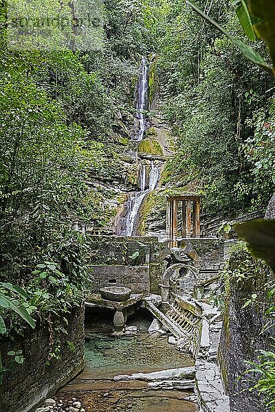 Wasserfälle und Betonskulpturen von Edward James in Las Pozas  The Pools bei Xilitla  San Luis Potosi  Region Huasteca  Mexiko  Mittelamerika