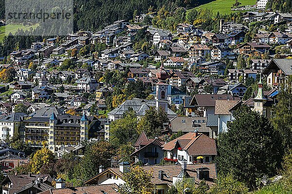 Ortsbild des Touristenort Sankt Ulrich  Grödnertal  Dolomiten  Südtirol  Italien  Europa