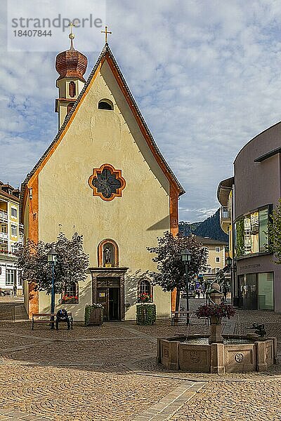 Sankt-Antonius-Kirche  Sankt Ulrich  Grödnertal  Dolomiten  Südtirol  Italien  Europa