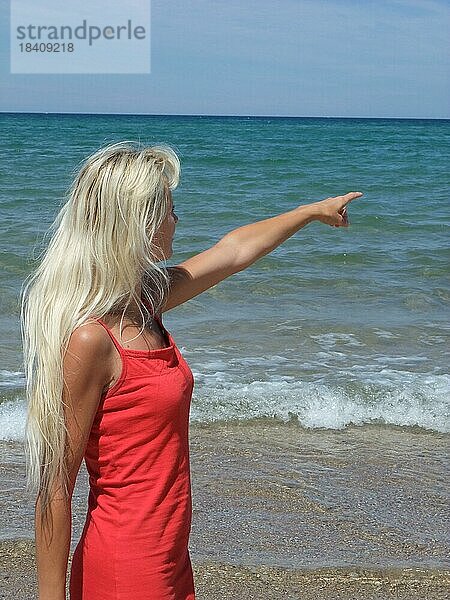 Frau am Strand