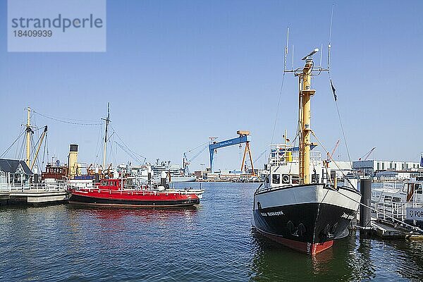 Museumsschiffe beim Schifffahrtsmuseum  Kiel  Schleswig-Holstein  Deutschland  Europa