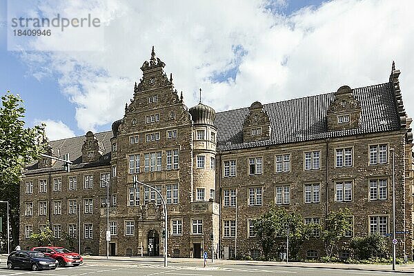 Amtsgericht Oberhausen  im Stil der Neorenaissance von 1904-1907 erbaut  Ruhrgebiet  Oberhausen  Nordrhein-Westfalen  Nordrhein-Westfalen  Deutschland  Europa