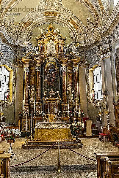 Der barocke Altar der Jakobus-Kirche  Cortina dAmpezzo  Dolomiten  Südtirol  Italien  Europa