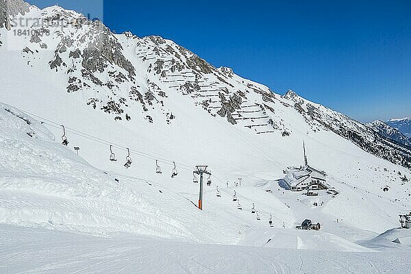 Sesselbahn Frau-Hitt-Warte  Skigebiet Nordkette Innsbruck  Tirol