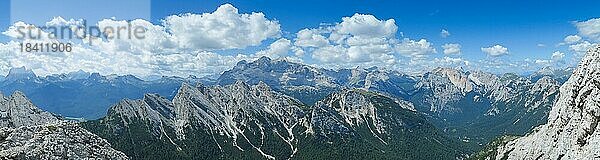 Schönes Bergpanorama in den italienischen Dolomiten. Dolomiten  Italien  Dolomiten  Italien  Europa