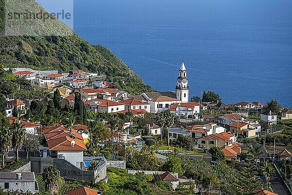 Ortschaften an der Küste  Madeira  Portugal  Europa