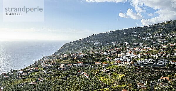 Ortschaften an der Küste  Madeira  Portugal  Europa