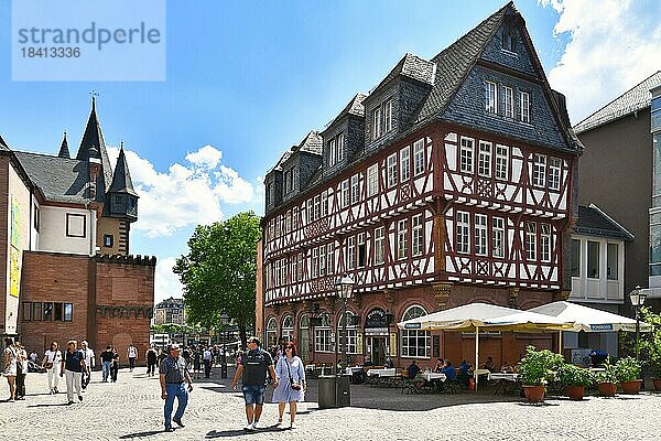 Altes traditionelles Fachwerkhaus im historischen Stadtzentrum von Frankfurt  Frankfurt am Main  Deutschland  Europa